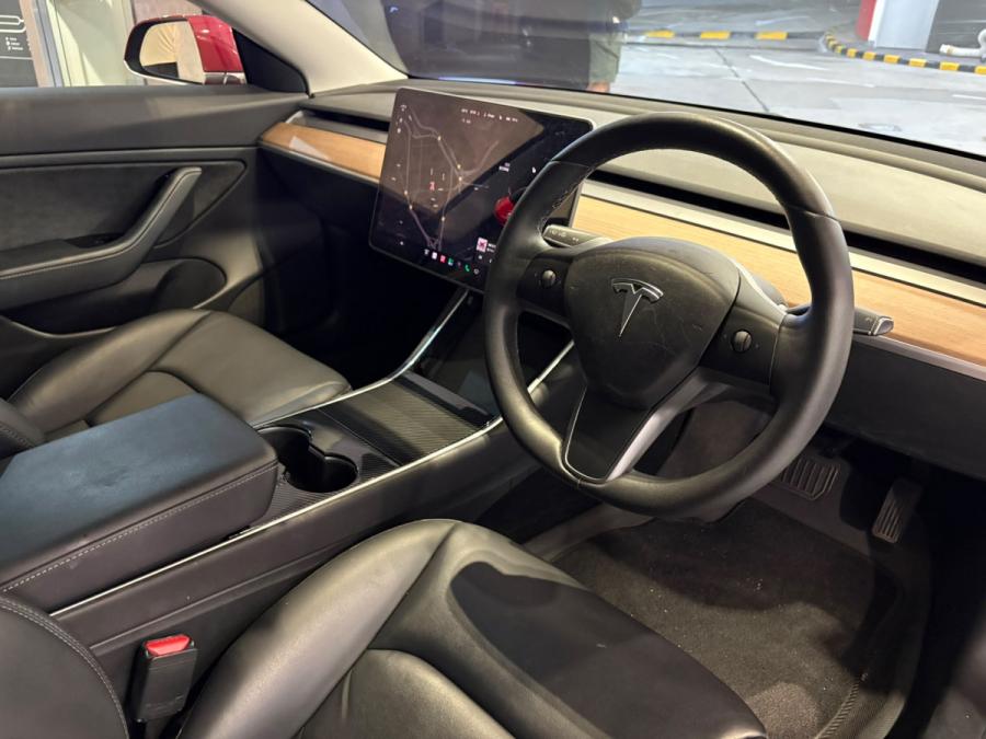 Model 3 Standard Range Plus - Image 3